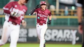 樂天桃猿何品室融。（圖／樂天桃猿提供） 