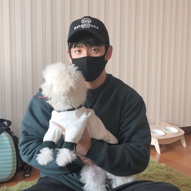 Jisoo哥哥過去就曾遭指控偷拍私密片。（圖／翻攝自韓網）