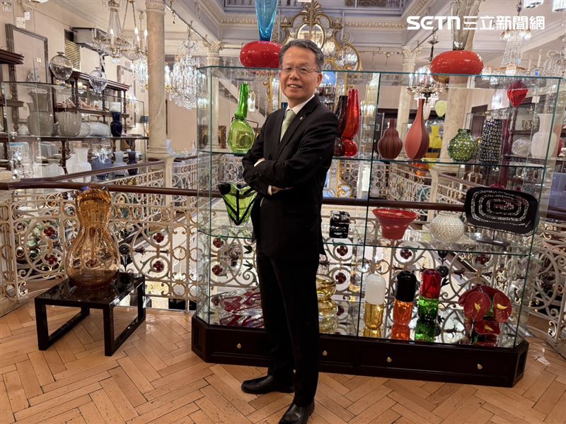 長榮航空總經理孫嘉明表示，在旅客提前開票帶動下，多數航線載客率已接近滿載，目前「不可能去做減班」。（圖／記者李育道攝影）