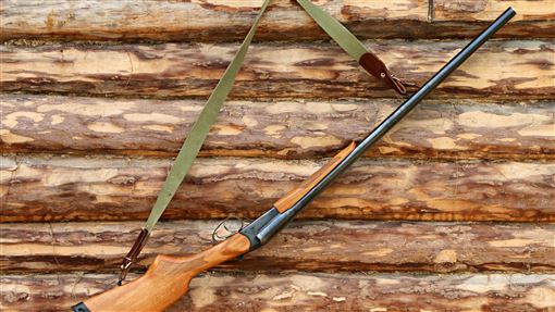 中年男生活壓力大「舉槍開轟」舒壓下場曝