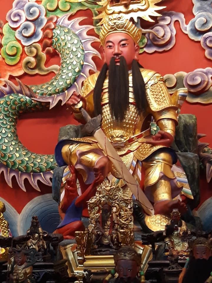 2026年4月19日農曆三月初三是玄天上帝生日。雨揚老師曝光 12生肖「誰最會賺」排行榜，前三名是「雞、兔、豬」。圖為玄天宮 玄天上帝。（圖／記者鍾志鵬攝影）