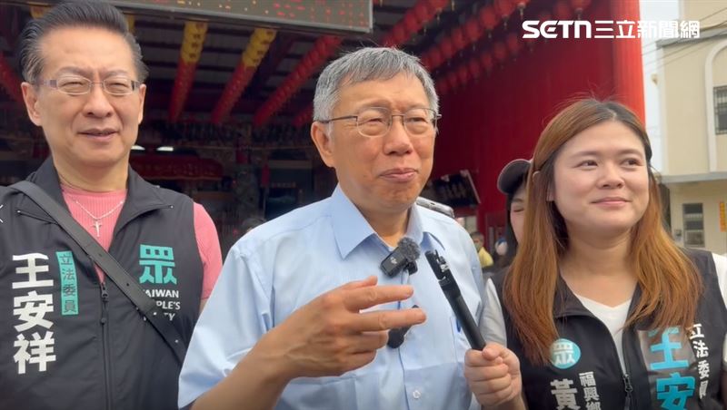 柯文哲表示，自己當時趕快憋氣走過去，但其他人沒有防備就咳得一塌糊塗（圖／翻攝畫面）