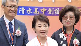 柯文哲疑被噴辣椒水　盧秀燕責成警方加速偵辦台灣民眾黨創黨主席柯文哲17日晚間到逢甲夜市掃街時，疑遭不明人士噴辣椒水。台中市長盧秀燕（中）18日表示，已責成警方加速偵辦，台中市不容許任何的安全受到侵害。中央社記者郝雪卿攝  115年4月18日