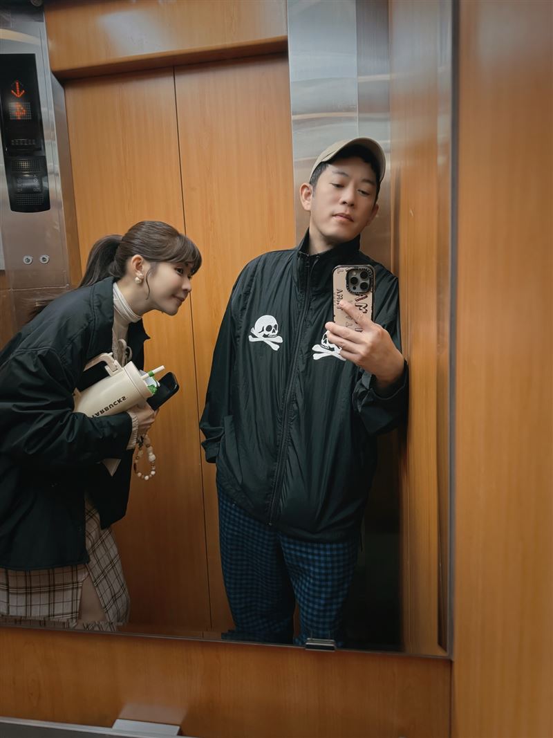 藝人Junior（韓宜邦）與老婆林萱瑜時常在社群分享夫妻日常。（圖／翻攝自臉書）