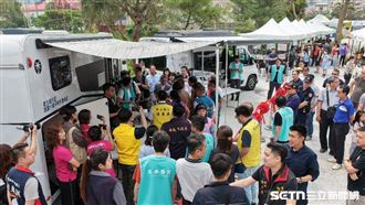 車帳拉開變急診室　千萬級「行動醫院」曝