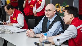 美國在台協會（AIT）處長谷立言率團赴中央聯合應變中心觀摩「漢光42號電腦兵推演習」（圖／國安會提供） 