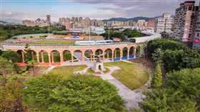 三鶯線「穿梭校園」！野餐音樂會嗨翻北大