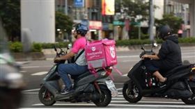 善用兼職雙投保與延後請領機制，可在不改變制度的情況下，有效拉高勞保年金給付水準。