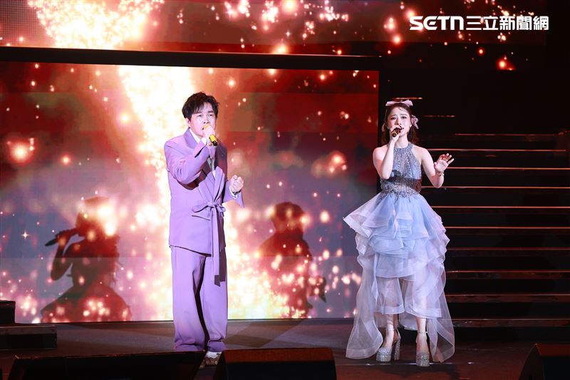 陳怡婷演唱會與康康同台。（圖／記者鄭孟晃攝影）