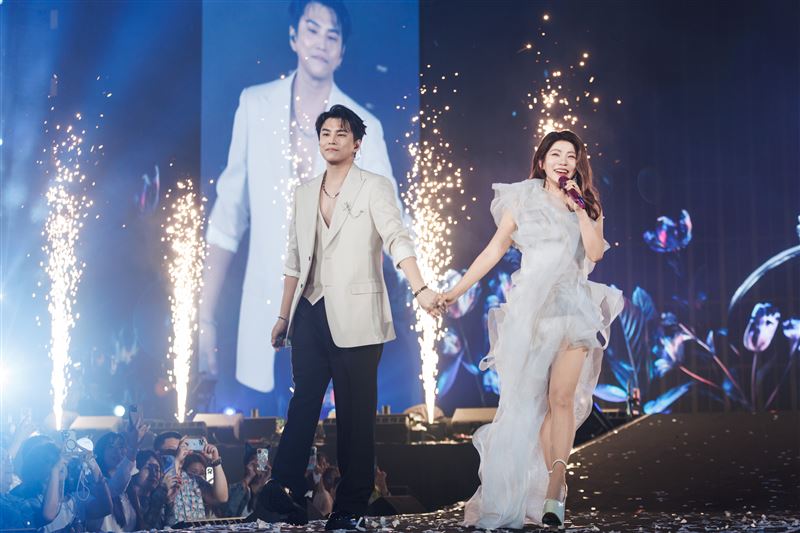 丁噹演唱會邀請阿弟擔任嘉賓。（圖／相信音樂提供）