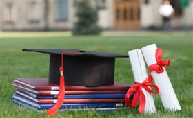 美國研究顯示部分研究所學位對加薪無用處，可能還反倒背一身債務。（示意圖，photoAC）