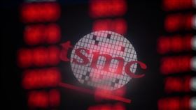 台積電布局CoPoS先進封裝製造　量產可期台積電董事長暨總裁魏哲家16日指出，台積電正布局CoPoS（Chip on Panel on Substrate）先進封裝製造流程，預估幾年後可進入量產階段。中央社記者徐肇昌攝　115年4月16日