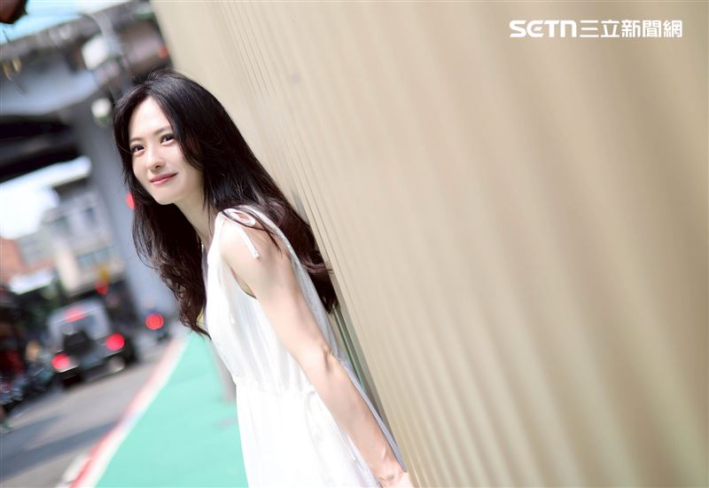 簡莉紋6年前因針灸引發氣胸，至今偶爾仍有疼痛感。（圖／記者鄭孟晃攝影）