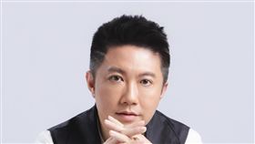 近來爭議不斷的公益網紅「賓賓哥」近期仍持續投入關懷行動，分別前往屏東與台中探訪多名生活陷入困境的獨居個案，提供現金援助與物資支持。（圖／翻攝自賓賓哥FB）