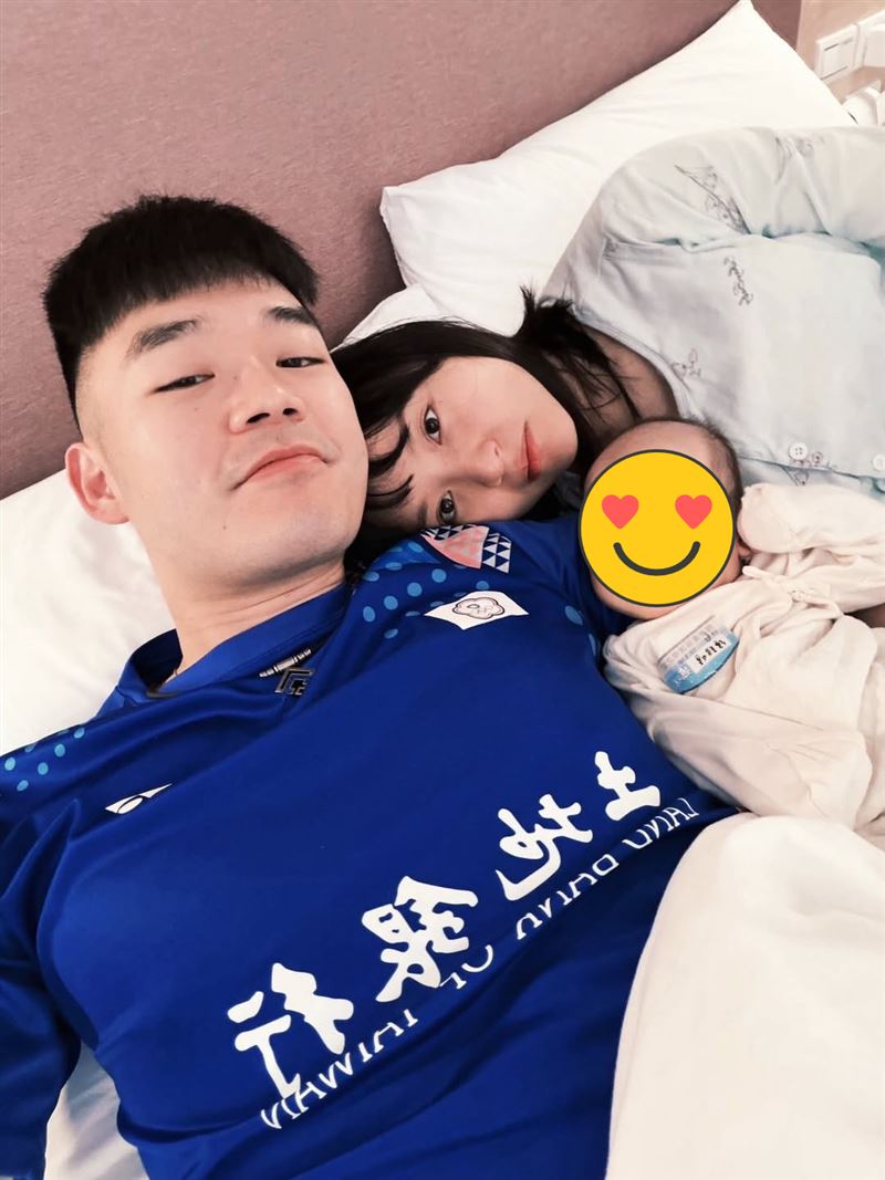 王齊麟公開一家三口照。（圖／翻攝自王齊麟IG）