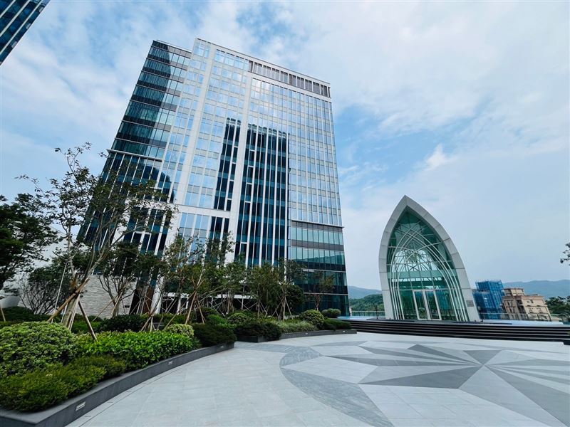 館內戶外廣場與公共空間設計，融合生活機能與美學元素，呈現公寓式酒店兼具居住與休閒的場域特色。（圖／飯店旅宿業者提供）