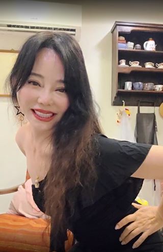 狄鶯直播。（圖／翻攝自twitch @nana898911）