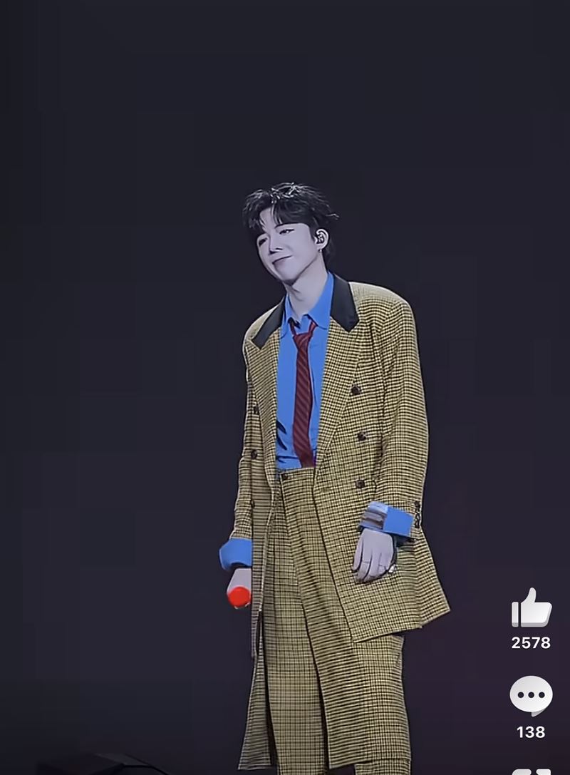 劉宇寧強撐病體登台演出。（圖／翻攝自微博）