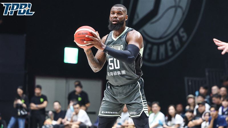 班提爾拿下15分10籃板10助攻的大三元數據。（圖／TPBL提供）