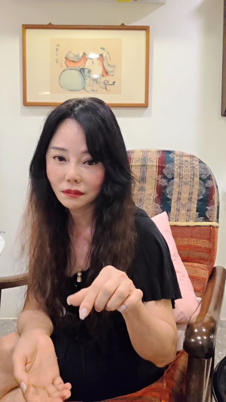 狄鶯直播與網友互動。（圖／翻攝自Twitch）