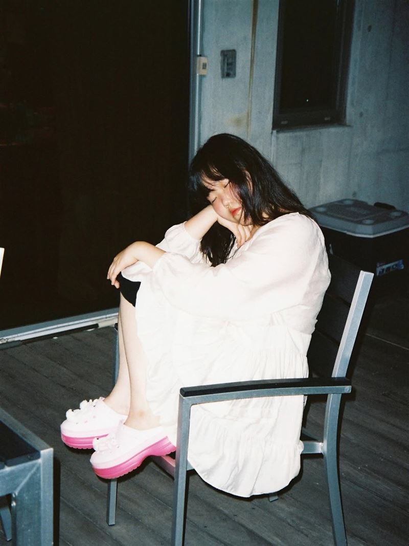 韓國兄妹組合AKMU（樂童音樂家）成員李秀賢。（圖／翻攝自IG @akmu_suhyun）