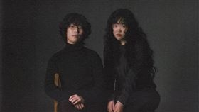 韓國兄妹組合AKMU（樂童音樂家）成員李秀賢（右）成功瘦身30kg。（圖／翻攝自IG @akmu_suhyun）