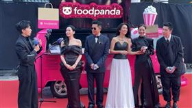 「男神」古天樂、宣萱等一行人現身時，引發現場粉絲尖叫。（圖／翻攝自香港電影金像奬Hong Kong Film Awards YT） 