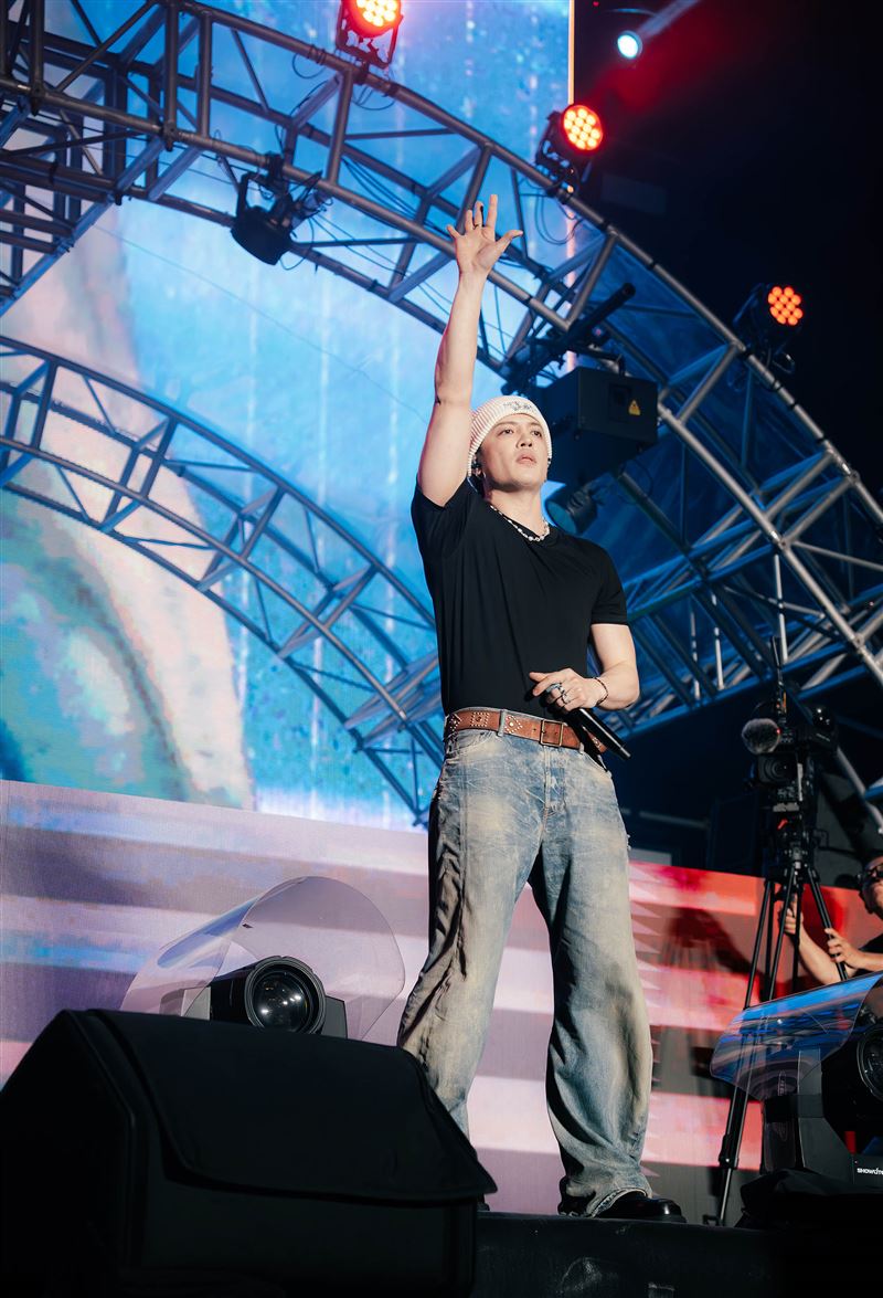 J.Sheon登上「2026 MONSTER E-TIYALAND」台東電音派對。（圖／臺東縣政府民政處提供）