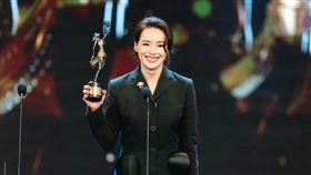 舒淇以《女孩》拿下香港金像獎「新晉導演」獎項。（圖／翻攝自IG @hongkongfilmawards）