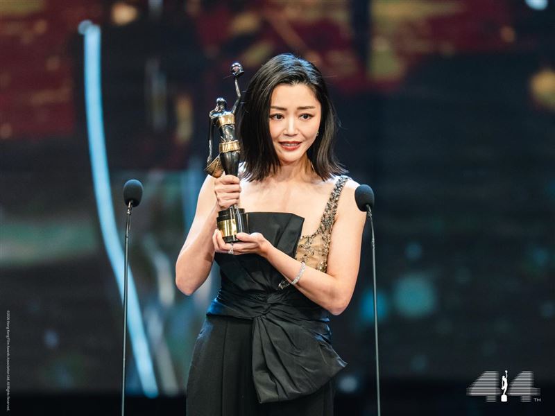 衛詩雅《再見UFO》奪下金像獎最佳女配角。（圖／翻攝自IG @hongkongfilmawards）