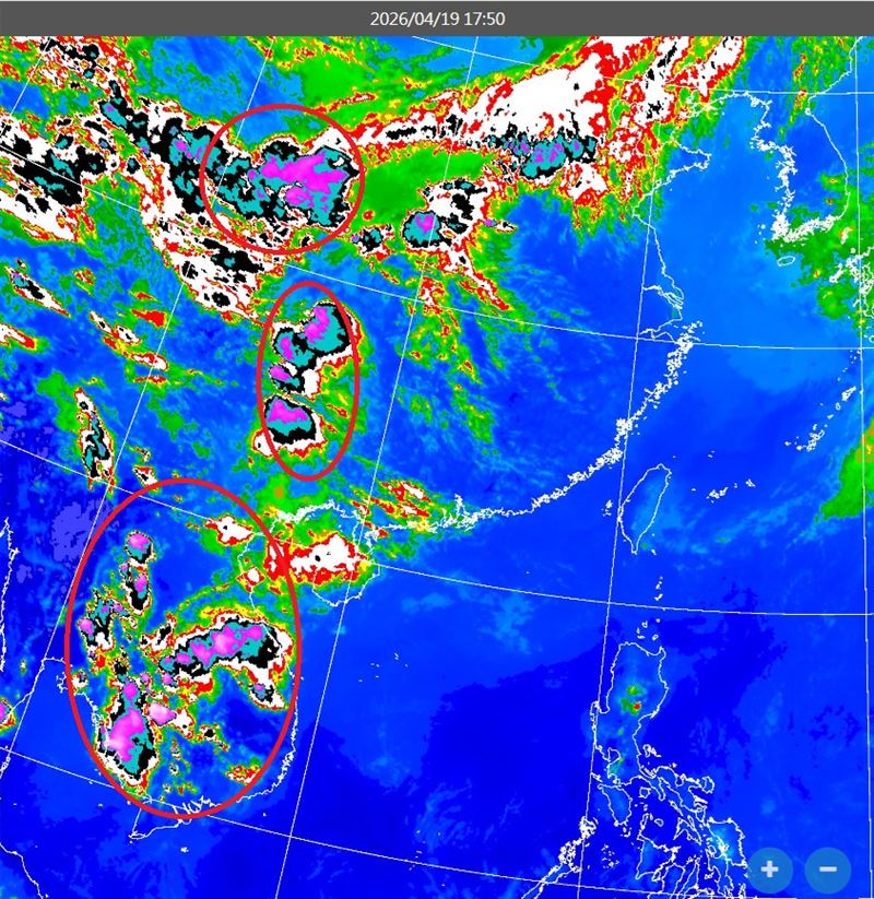 前中央氣象局長鄭明典指出，「紫色範圍越來越多，這也是季節轉變的特徵！」（圖／翻攝自鄭明典臉書）