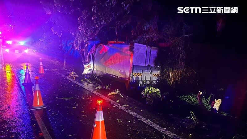 台東縣卑南鄉台九線路段昨晚（19日）發生嚴重事故。（圖／翻攝畫面）