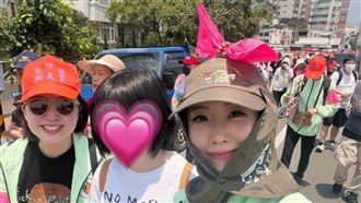 跟白沙屯媽祖走3年　謝忻挨轟不敬道歉了