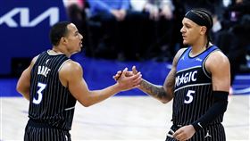 魔術季後賽首戰擊敗東區龍頭活塞。（圖／美聯社／達志影像）