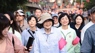 體驗「一日香燈腳」　蔡英文親曝心聲