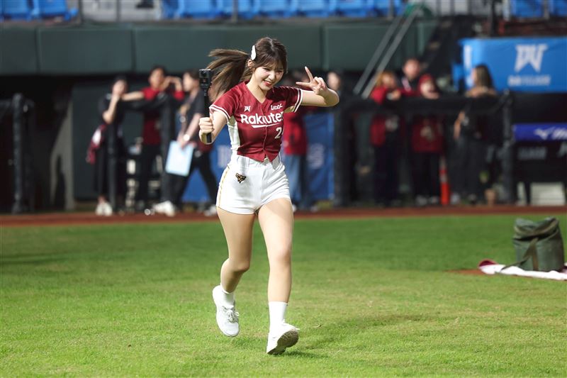 廉世彬跑步（圖／樂天桃猿提供）