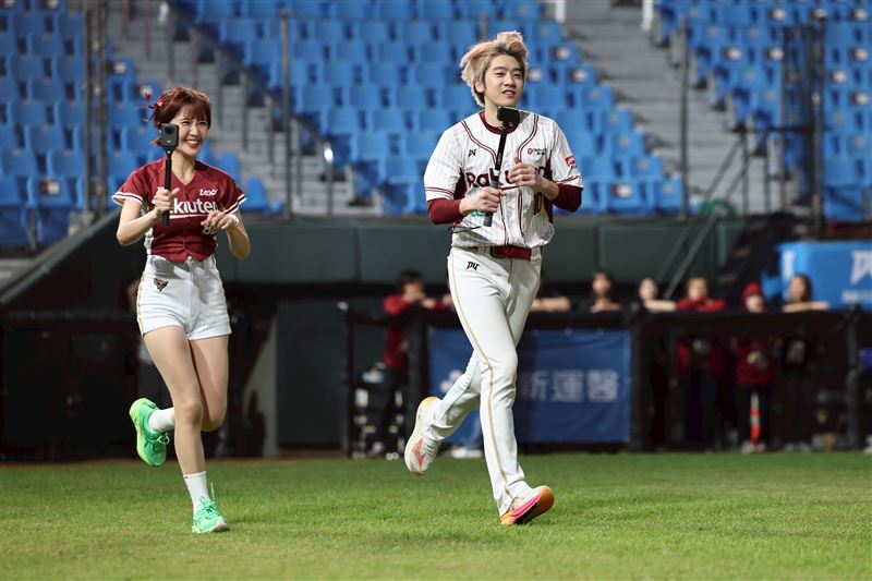 Aby一人跑十圈球場（圖／樂天桃猿提供）