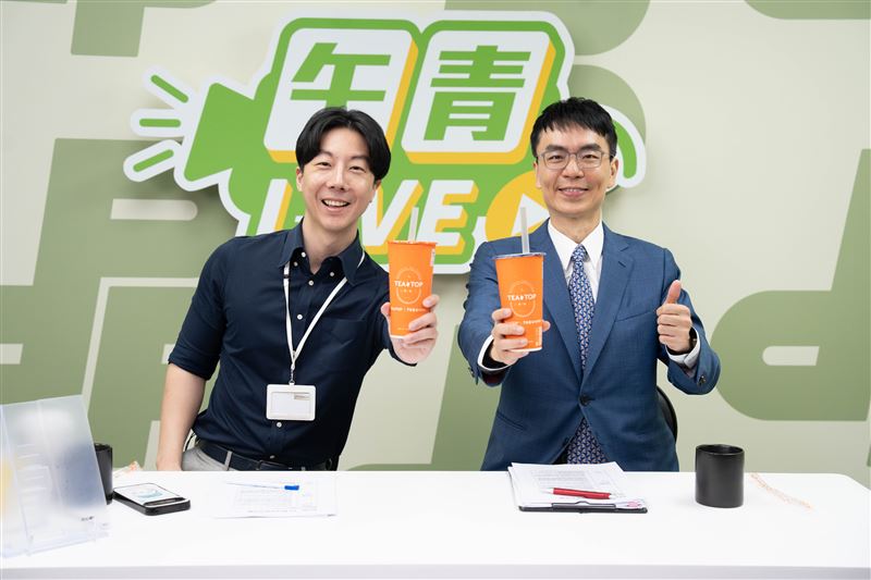 民進黨直播節目《午青LIVE》推出新企劃「加點大來賓」，今(20)日邀請民進黨南投縣長候選人温世政談政見。(圖／民進黨提供）