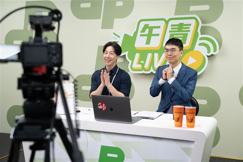 民進黨直播節目《午青LIVE》推出新企劃「加點大來賓」，今(20)日邀請民進黨南投縣長候選人温世政談政見。(圖／民進黨提供）