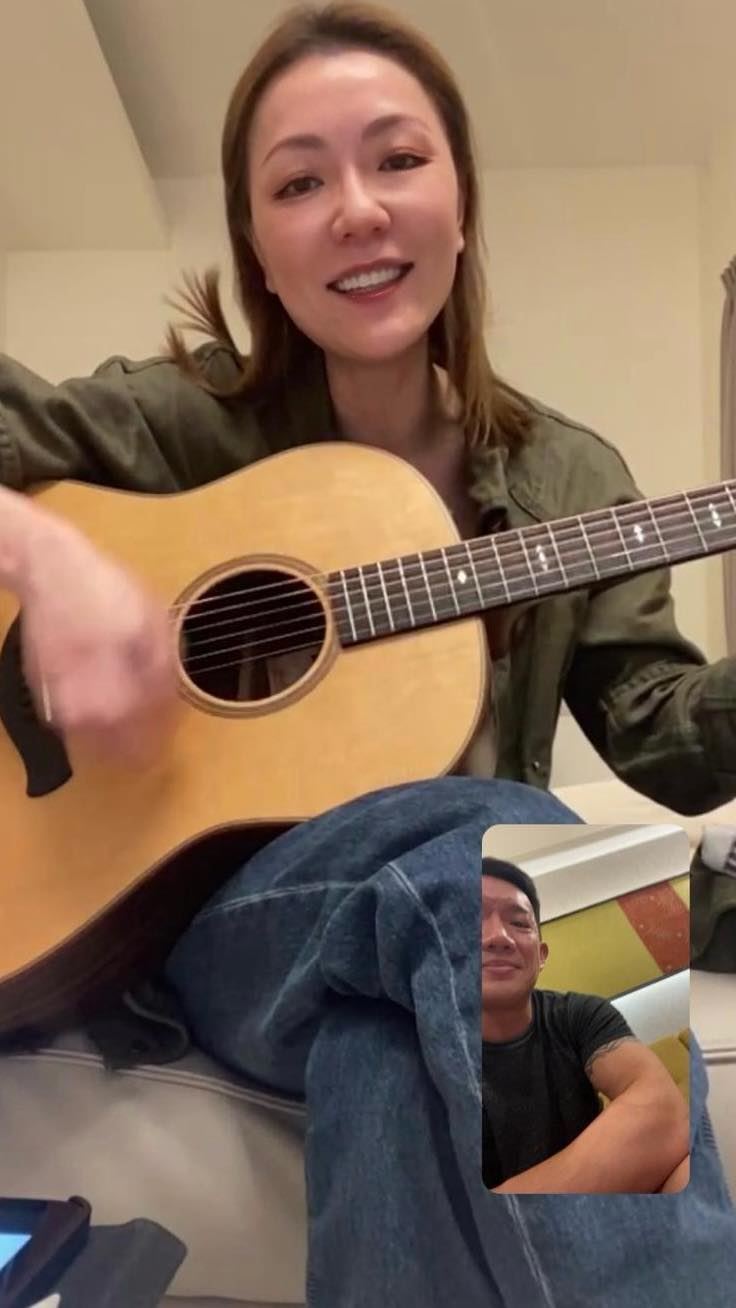 杜汶澤曬出之前跟妻子分隔兩地時，視訊的照片。（圖／翻攝自臉書）