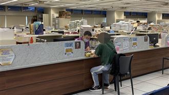 一份飛機餐代價20萬！婦股票險被扣才繳清