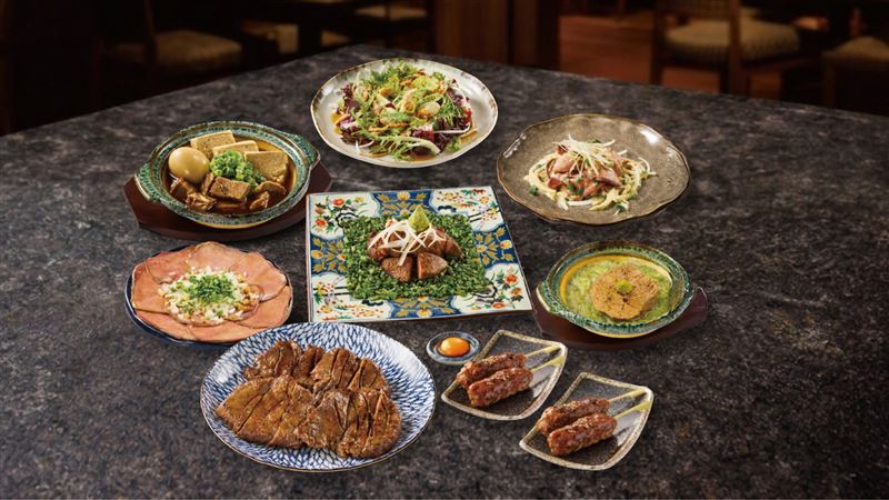 可一次把牛舌吃到位的「母親節4人盛宴」，售價4380元。（圖／品牌業者提供）