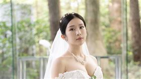 鄭家純婚禮展露美胸（圖／千巡影世康姐提供）
