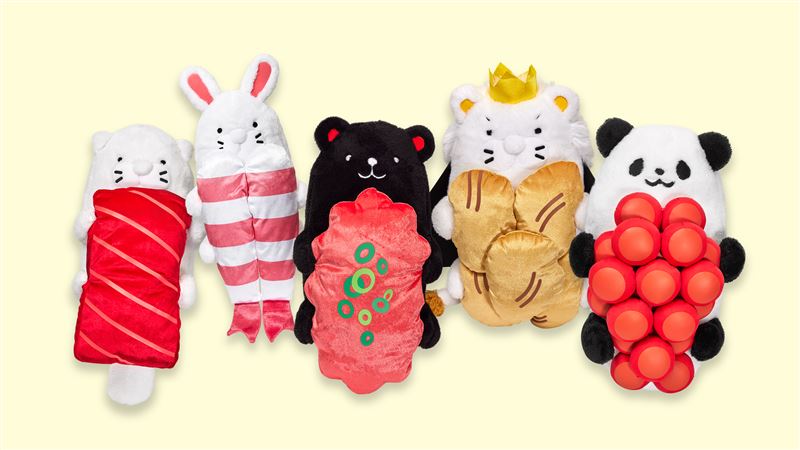 萌抱壽司45cm娃娃。（圖／品牌業者提供）