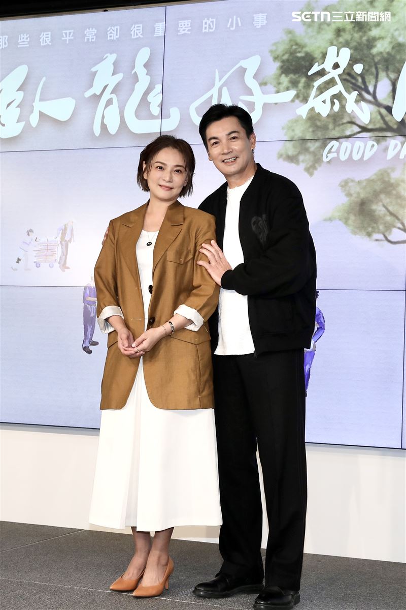 梁家榕和伊正（右）再度飾演夫妻。（圖／記者鄭孟晃攝影）