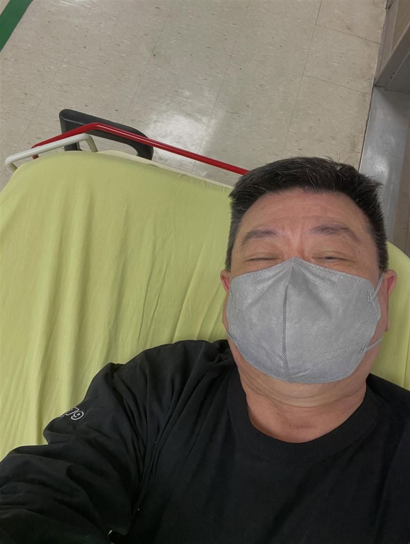 孫德榮送進急診。（圖／翻攝自Threads @sunzhong_is_here）