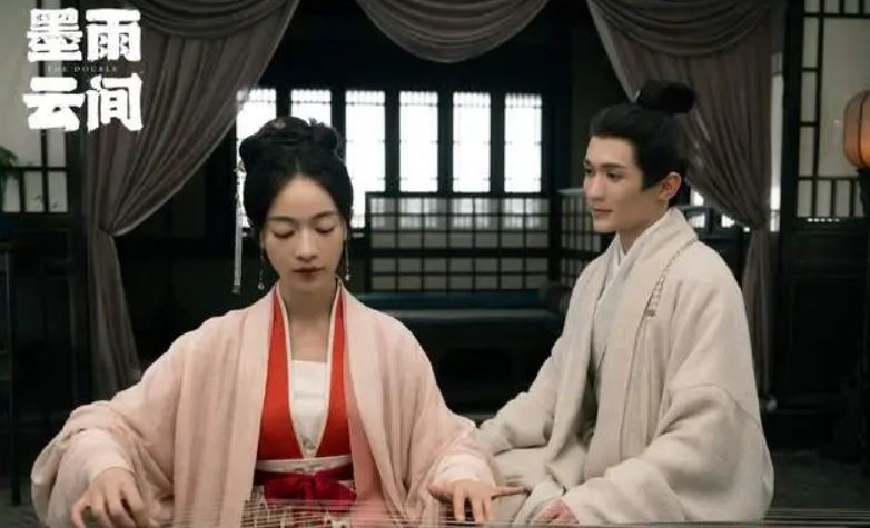 墨雨雲間：頂級換身逆襲，薛芳菲手撕渣男的黑馬爽劇。（圖／翻攝自微博）