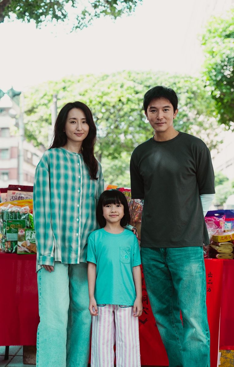 邱澤與柯佳嬿曾合作戲劇演出，這次新片《洞穴》由小螢幕轉戰大銀幕；圖中為童星陳蕾朵。（圖／華納兄弟提供）