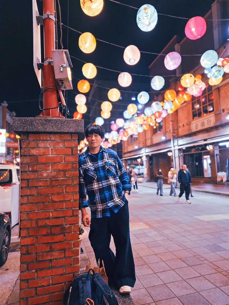 易桀齊〈梅雨季〉MV充滿「台北感性」，宛如台北旅遊微電影。（圖／走音佬音樂工作室提供）