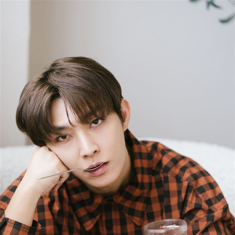 炎亞綸運用AI生成技術，推出〈退化的淚腺〉MV。（圖／晴空鳥提供）